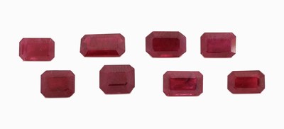 Lot 8 lose facett. Rubine, zus. 10.08 ct, Baguettes, in versch. Farbnuancen, beh.