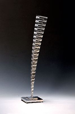 Martin Willing, geb. 1958, bewegliche Skulptur, Aluminium, monogr. und at. 988, num. 2/5, H. ca. 70cm