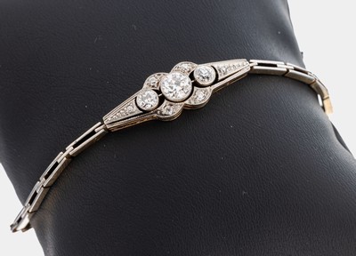 14 kt Gold Jugendstil Brillant-Armband, um 1900, GG 585/000 und Platin, mittig Altschliffdiamant ca. 0.55 ct Weiß/vs, 8 Altschliffdiamanten zus. ...