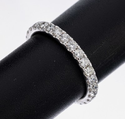 14 kt Gold Brillant-Memoryring, WG 585/000,29 Brillanten zus. ca. 1.14 ct (grav.) feines Weiß-Weiß/vs-si, RW 57, ca. 2.5 g