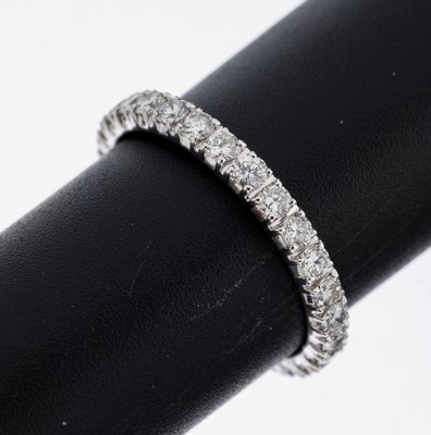 14 kt Gold Brillant-Memoryring, WG 585/000,28 Brillanten zus. ca. 1.24 ct (grav.) feines Weiß-Weiß/vs-si, RW 57, ca. 2.4 g