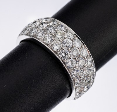 14 kt Gold Brillant-Ring, WG 585/000, Brillanten zus. ca. 2.59 ct (grav.) feines Weiß-Weiß/vs-si, RW 55, ca. 5.5 g