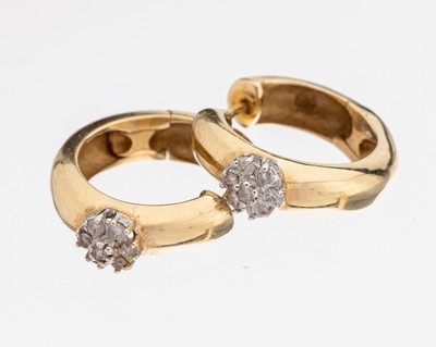 Paar 14 kt Gold Brillant-Ohrcreolen, GG/WG 585/000, 14 Brillanten zus. ca. 0.20 ct Weiß/si, D. ca. 1.5 cm, ca. 6.0 g