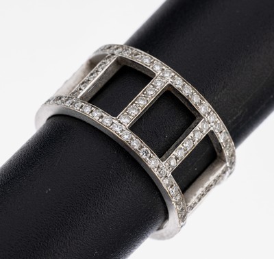 18 kt Gold Brillant-Ring, WG 750/000, breite offene Ringschiene, Brillanten zus. ca.0.96 ct (grav.) feines Weiß-Weiß/vs-si, RW 54,ca. 5.2 g