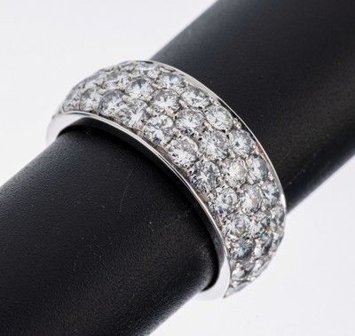 14 kt Gold Brillant-Ring, WG 585/000, 40 Brillanten zus. ca. 2.60 ct (grav.) feines Weiß-Weiß/vs-si, RW 58, ca. 5.6 g