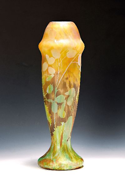 Große Jugendstilvase, Daum Nancy, um 1903, Dekor Silberblatt (Lunaria), Schichtglas mit gelben, rötlichen und braunen Einpuderungen u. ...