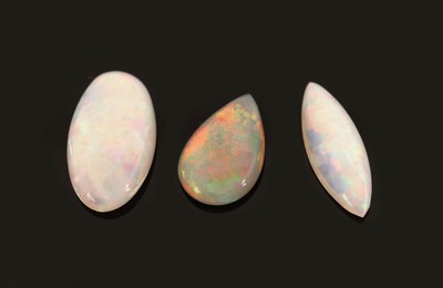Lot 3 lose Opale zus. ca. 7.05 ct, 1 x oval, 1x Navette, 1 x Tropfen, feine Farbspiele