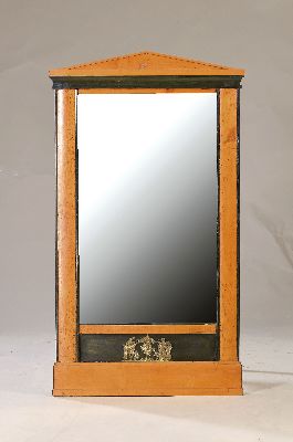 Biedermeierspiegel, um 1820/30, Nußbaum, Zierelemente geschwärzt, Messingapplikationen unvollständig, 120x68 cm, EZ 2