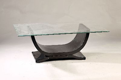 Couchtisch, Art-Deco-Stil, 20. Jh., Holz schwarz lackiert und poliert, rechteckige facettierte Glasplatte, ca. 46 x 130 x 86 cm, EZ 2