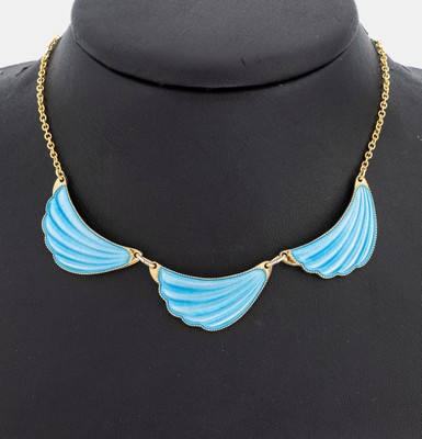Collier mit Email, 925er Silber verg., Mittelteil aus 3 geschwungenen Gliedern mit hellblauem transluzidem Email, L. ca. 40 cm, Federringschließe, ...