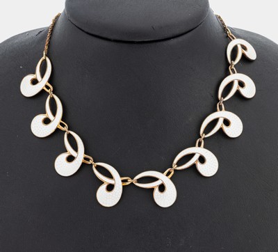 Collier mit Email, Silber verg., 1950er -60er Jahre, geschwungene Glieder mit weißem transluzidem Email, L. ca. 44 cm, Federringschließe