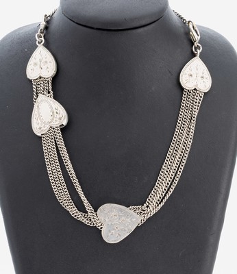 Biedermeier Collier, um 1850, Silber gepr.,Mittelteil 5-rhg. mit Herzen, grav., Kette Karabinerschließe sek., L. ca. 61 cm