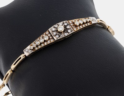 14 kt Gold Diamant-Armband, GG/WG 585/000, Mittelteil mit 1 Brillant und 53 8/8-Diamantenzus. ca. 1.0 ct Weiß/si-p, L. ca. 17.5 cm, Kastenschloss ...