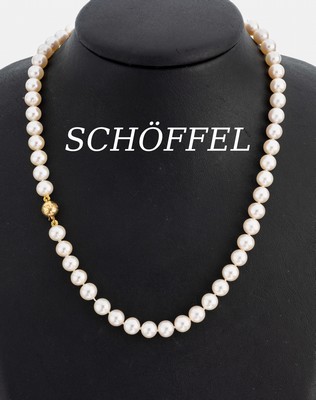 SCHÖFFEL Zuchtperl-Collier mit 18 kt Gold Schließe, GG 750/000, Akoyazuchtperlen, D. ca. 6.8 mm, L. ca. 43 cm, Kugelschließe