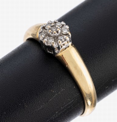 14 kt Gold Brillant-Ring, GG/WG 585/000, 7 Brillanten zus. ca. 0.07 ct Weiß/si, RW 61.5, ca. 3.2 g