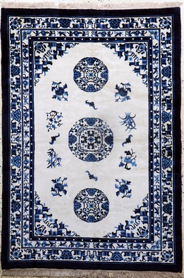 Antique finished, China, Ende 20.Jhd., Wolle auf Baumwolle, ca. 200 x 136 cm, EHZ: 2