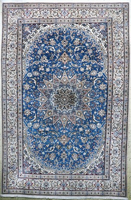 Nain fein(9 La), Persien, Ende 20.Jhd, Wolle mit Seide, ca. 325 x 214 cm, gereinigt, EHZ: 2