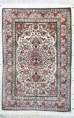 Hereke Seide signiert, Türkei, Ende 20.Jhd,reine Naturseide, ca. 70 x 48 cm, nahezu neuwertig