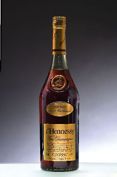 1 Flasche Hennessy V.S.O.P. Fine Champagne Cognac, ca. 1L, 40%Vol., in orig. Karton