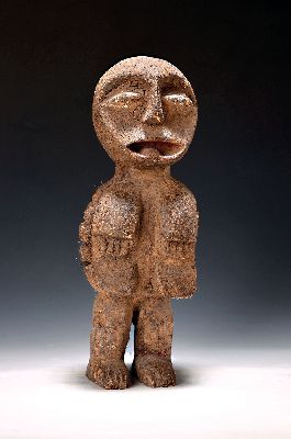 Kraftfigur, wohl Kamerum, Mitte 20.Jh, Holz geschnitzt, Schmutzpatina, H. ca. 44cm
