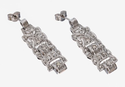 Paar 14 kt Gold Diamant-Ohrstecker, 1930er Jahre, WG 585/000, Altschliffdiamanten und Diamantrosen zus. ca. 0.40 ct, bewegl. gearbeitet, ...
