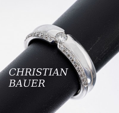 18 kt Gold CHRISTIAN BAUER Brillant-Ring, WG 750/000, 35 Brillanten zus. ca. 0.24 ct feines Weiß/si (grav.), RW 55, ca. 9.6 g, sign.