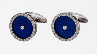 Paar 18 kt Gold Brillant-Manschettenknöpfe, WG 750/000, schlicht, rund, dunkelblaues transluzides Email auf guillochiert Grund, 50 Brillanten zus. ...