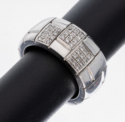 18 kt Gold ODENWALD Brillant-Ring, WG 750/000, 36 Brillanten zus. ca. 0.30 ct Weiß/si, RW 56, ca. 24.9 g