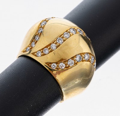 18 kt Gold Brillant-Ring, GG 750/000, 22 Brillanten zus. ca. 0.65 ct Weiß/si, RW 53, ca. 10.8 g