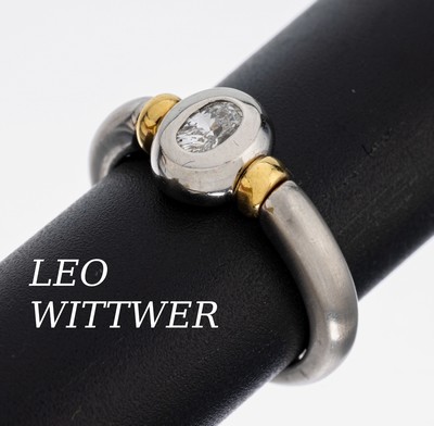 Platin LEO WITTWER Diamant-Ring, Pt 950/000, ovalfacett. Diamant ca. 0.27 ct (grav.) Weiß/si, GG-Zierelemente, RW 56.5, ca.11.9 g, sign.