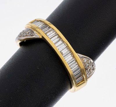 18 kt Gold Diamant-Ring, GG 750/000, Diamant-Baguettes und Brillanten zus. ca. 0.78ct Weiß/si, RW 55, ca. 6.8 g
