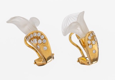 Paar 18 kt Gold Bergkristall-Brillant- Ohrclips, GG 750/000, mattierter Bergkristall in Form einer Calla, Brillanten zus. ca. 0.36 ct (grav.) ...