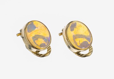 Paar 14 kt Gold Opal-Ohrclips, GG 585/000, schlicht, 2 ovale Opal-Cabochons zus. ca. 6.0 ct, Farbspiel in Blau und Grün, ca. 4.6 g