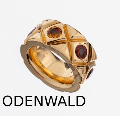 18 kt Gold ODENWALD Saphir-Ring, GG 750/000, schwere Verarbeitung, 7 rundfacett. gelbe Saphire in versch. Farbnuancen zus. ca. 4.42 ct (grav.), RW ...