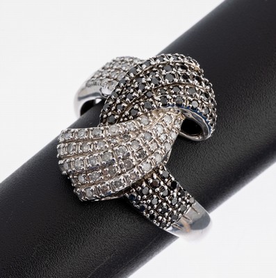 14 kt Gold Diamant-Ring, WG 585/000, 118 8/8-Diamanten Weiß/p und 58 schwarze Diamanten(beh.) zus. ca. 1.40 ct, RW 71, ca. 7.0 g, Meistermarke GTR ...
