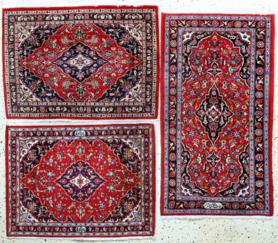 3 Lots Keschan, Persien, Ende 20.Jhd, Wolleauf Baumwolle, ca. 131 x 72 cm, EHZ: 2