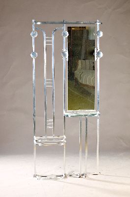 Garderobe, Frankreich, um 1930, Art-Deco, Metall verchromt, mit Spiegeleinsatz, ca. 183 x 76 cm, EZ 2