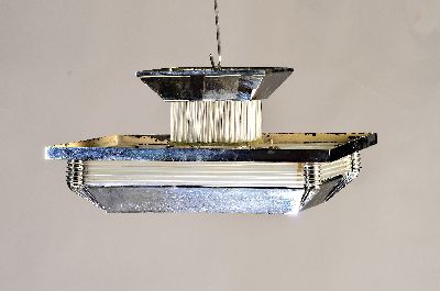 Deckenlampe, Frankreich, um 1930, Art-Deco, verchromte Metallmonturen, eingesetzte Glasstäbe, ca. 28x57x41cm, 5 Brennstellen, Elektr. nicht geprüft