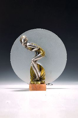 Tischleuchte, Frankreich, um 1930, Art-Deco, mit vollplastischer Frauenfigur aus Metall, Marmorsockel, mattierte Glasscheibe, Elektrik nicht ...