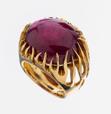 18 kt Gold Rubellit-Ring, GG 750/000, Einzelanfertigung eines renommierten Idar -Obersteiner Goldschmieds, ovaler Rubellit- Cabochon ca. 35.87 ct, ...