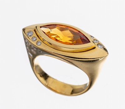18 kt Gold Granat-Brillant-Ring, GG 750/000, Einzelanfertigung eines renommierten Idar-Obersteiner Goldschmieds, Mandaringranat-Navette ca. 4.46 ct, ...