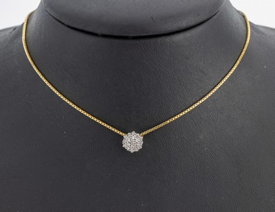 14 kt Gold Brillant-Anhänger, WG 585/000, 20 Brillanten zus. ca. 0.15 ct Weiß/si-p, an Kette, GG 750/000, L. ca. 36 cm, Federring- schließe, ca. ...