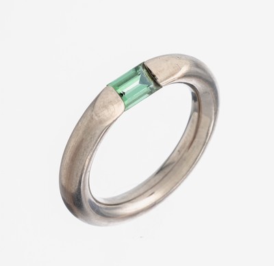 Platin Turmalin-Ring, Pt gepr., Spannring, Turmalin im Treppenschliff ca. 0.20 ct, RW 58, ca. 3.5 g