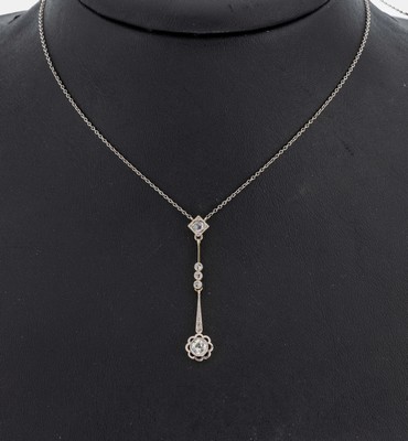 14 kt Gold Diamant-Collier, wohl deutsch 1930er Jahre, GG/WG 585/000 gepr., 1 Altschliffdiamant und 4 Diamantrosen zus. ca. 0.25 ct Weiß/si-p1, ...