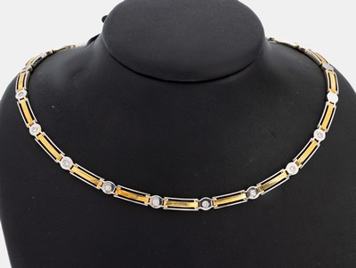 18 kt Gold Brillant-Collier, GG/WG 750/000,runde Zwischenglieder z.T. bes. mit Brillantenzus. ca. 0.40 ct Weiß/si, L. ca. 43.5 cm, Kastenschloss ...