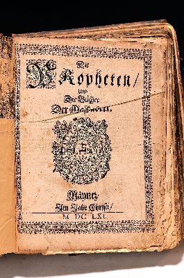 Fragment: Biblia Germanica, Mainz 1661, Lex .8°, 55 Textholzschnitte, 8 ganzseitig gestochene Zwischentitel, OLdr. geprägt datiert 1670, Einband ...