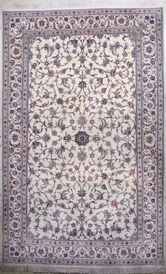 Nain fein(6 La), Persien, Ende 20.Jhd, Korkwolle mit Seide, ca. 305 x 195 cm, ca. 1,0Mio. Kn/qm, EHZ: 1-2(fleckig)