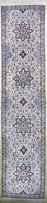 Nain fein(6 La), Persien, Ende 20.Jhd, Korkwolle mit Seide, ca. 327 x 90 cm, ca. 1,0 Mio. Kn/qm, EHZ: 1-2