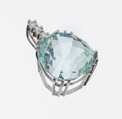 14 kt Gold Aquamarin-Brillant-Anhänger, WG 585/000, Aquamarin im Fantasieschliff ca. 12.0ct, 3 Brillanten zus. ca. 0.15 ct feines ...
