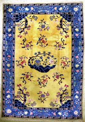 Peking alt, Rumänien, Mitte 20.Jhd, Wolle auf Baumwolle, ca. 348 x 246 cm, EHZ: 2, (kleine Mottenfrass).